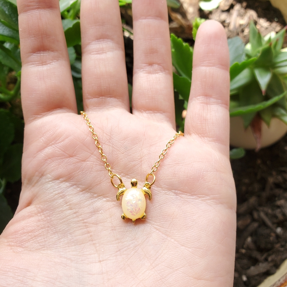 NWOT Gold Triplet Opal Turtle Necklace - Picture 2 of 15